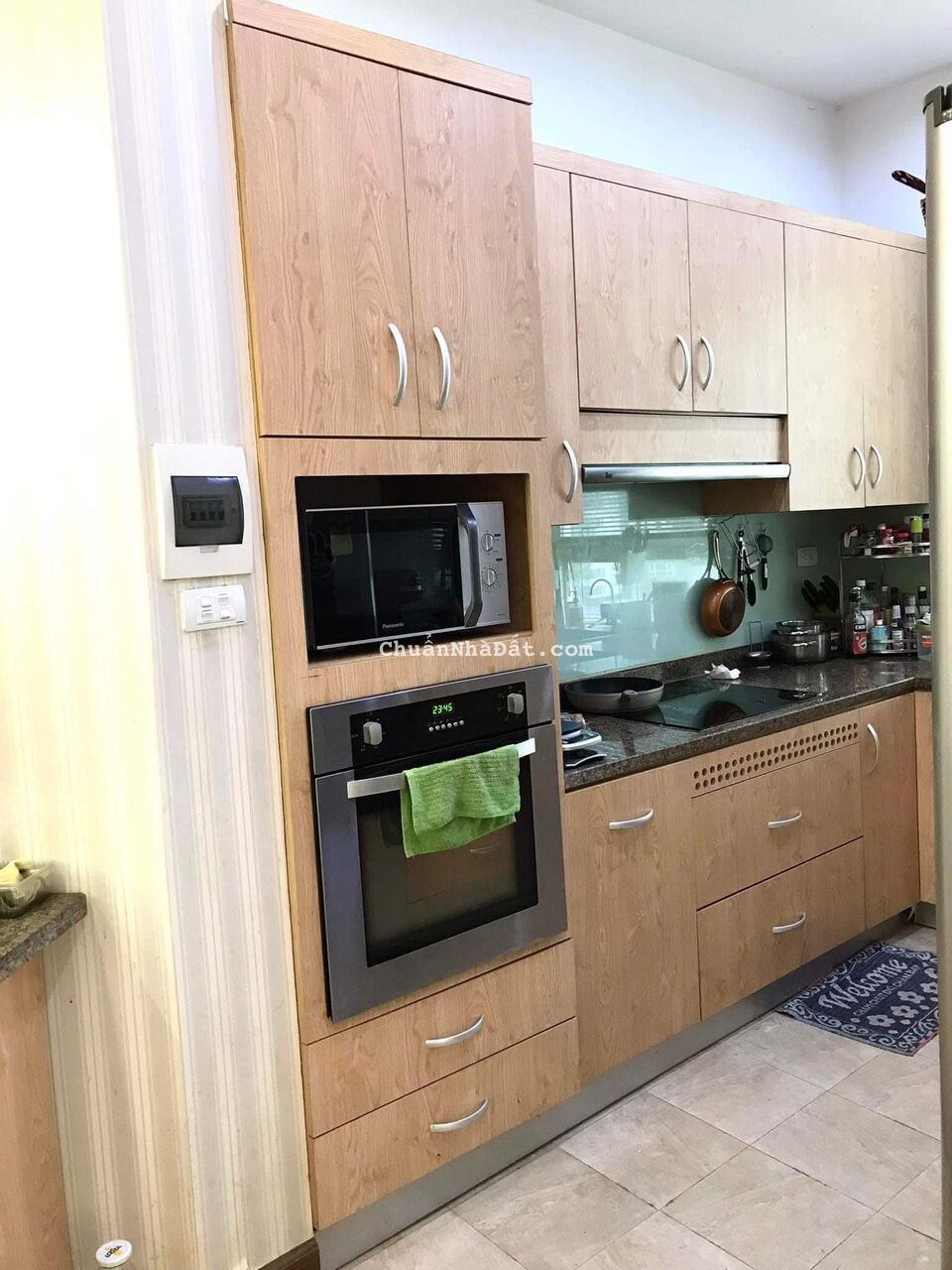 (KHỔNG LỒ) Mua bán chung cư quận Cầu Giấy 155m 3PN 3WC Lô Góc tặng nội thất hơn 5 ty