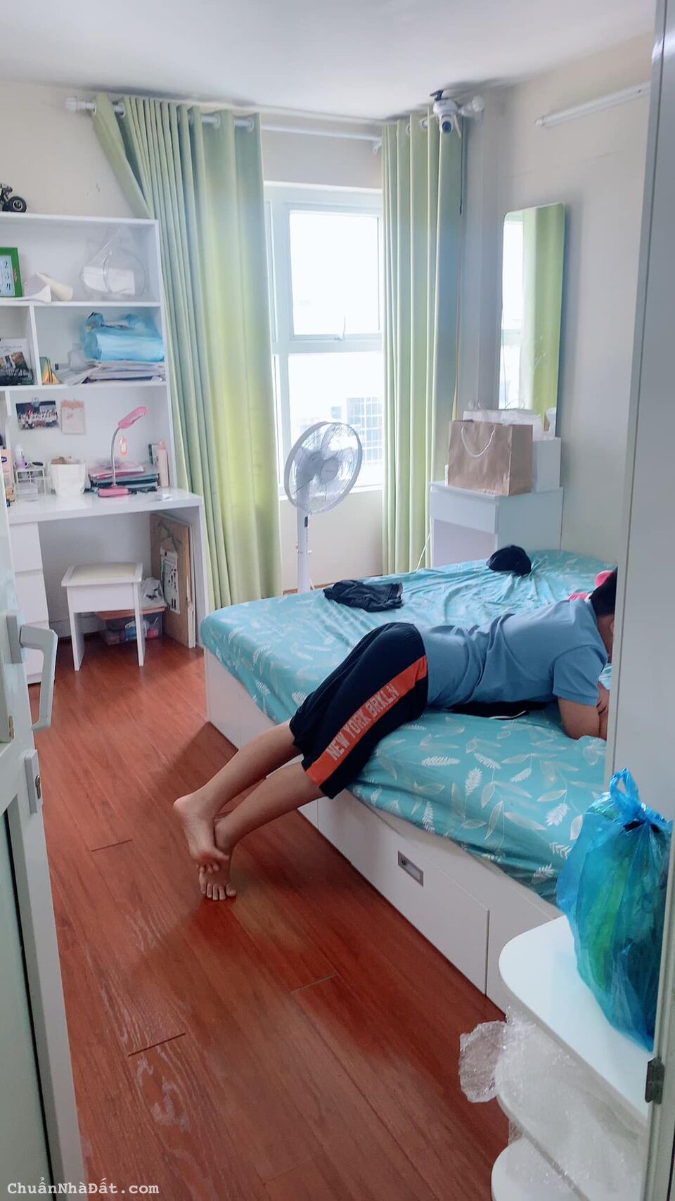 Qúa Tuyệt ! Bán chung cư 137 Nguyễn Ngọc Vũ 2PN 70m2 view thoáng 2.5 ty Tặng Nội Thất Cầu Giấy 0969040000