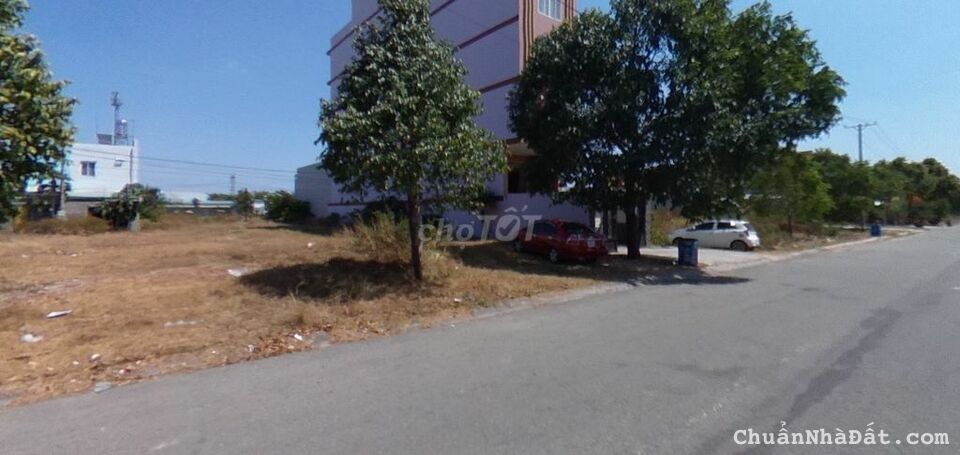 CẦN BÁN GẤP lô đất ngan 10X50 giá chỉ có 450tr ai cần a lô em nhe