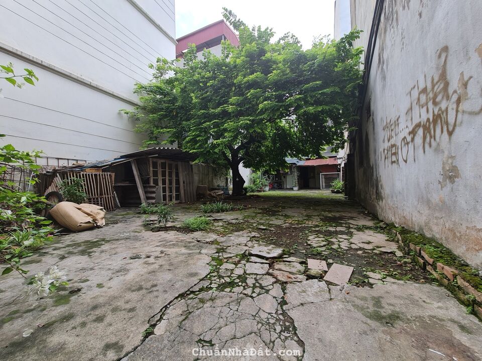 Bán đất Lạc Long Quân,Nghĩa Đô,Cầu Giấy mặt tiền siêu đẹp gần MP ô tô kinh doanh.DT134M2x8,5x30 tỉ