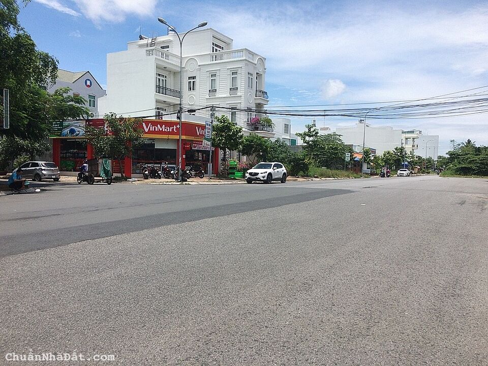 Bán nền đẹp mặt tiền trục lớn thích kinh doanh mua bán khu đô thị nam cần thơ. 