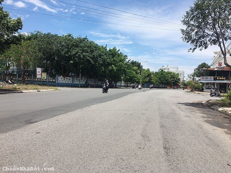 Bán nền đẹp mặt tiền trục lớn thích kinh doanh mua bán khu đô thị nam cần thơ. 