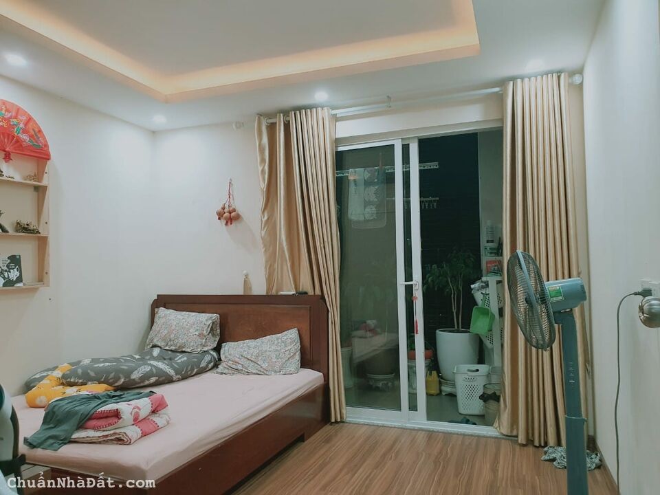 bán Căn hộ NO1 Trung Kính 90m2 - 3 PN, sổ đỏ Chính chủ Căn Góc rất thoáng giá chỉ 3.2 tỷ