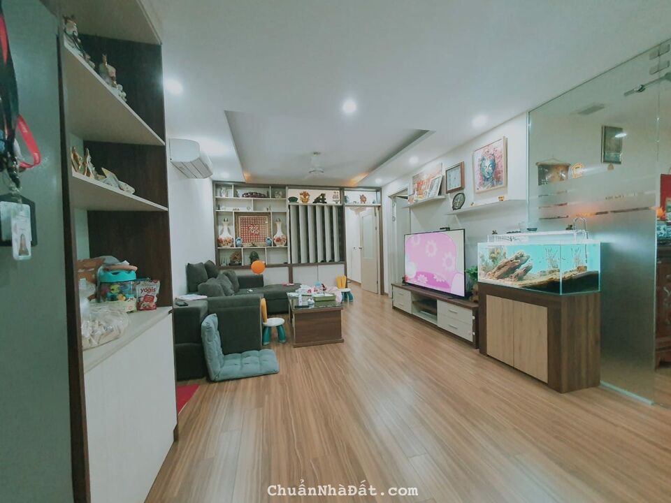 bán Căn hộ NO1 Trung Kính 90m2 - 3 PN, sổ đỏ Chính chủ Căn Góc rất thoáng giá chỉ 3.2 tỷ