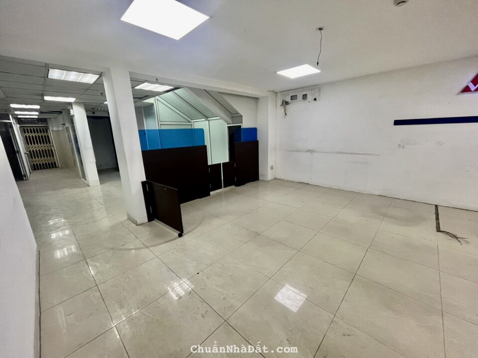 Cho thuê nhà mặt tiền An Dương Vương, P8, Q5: 12x20, trệt lửng 4 lầu. Giá thuê $16.300 ~ 375tr/th