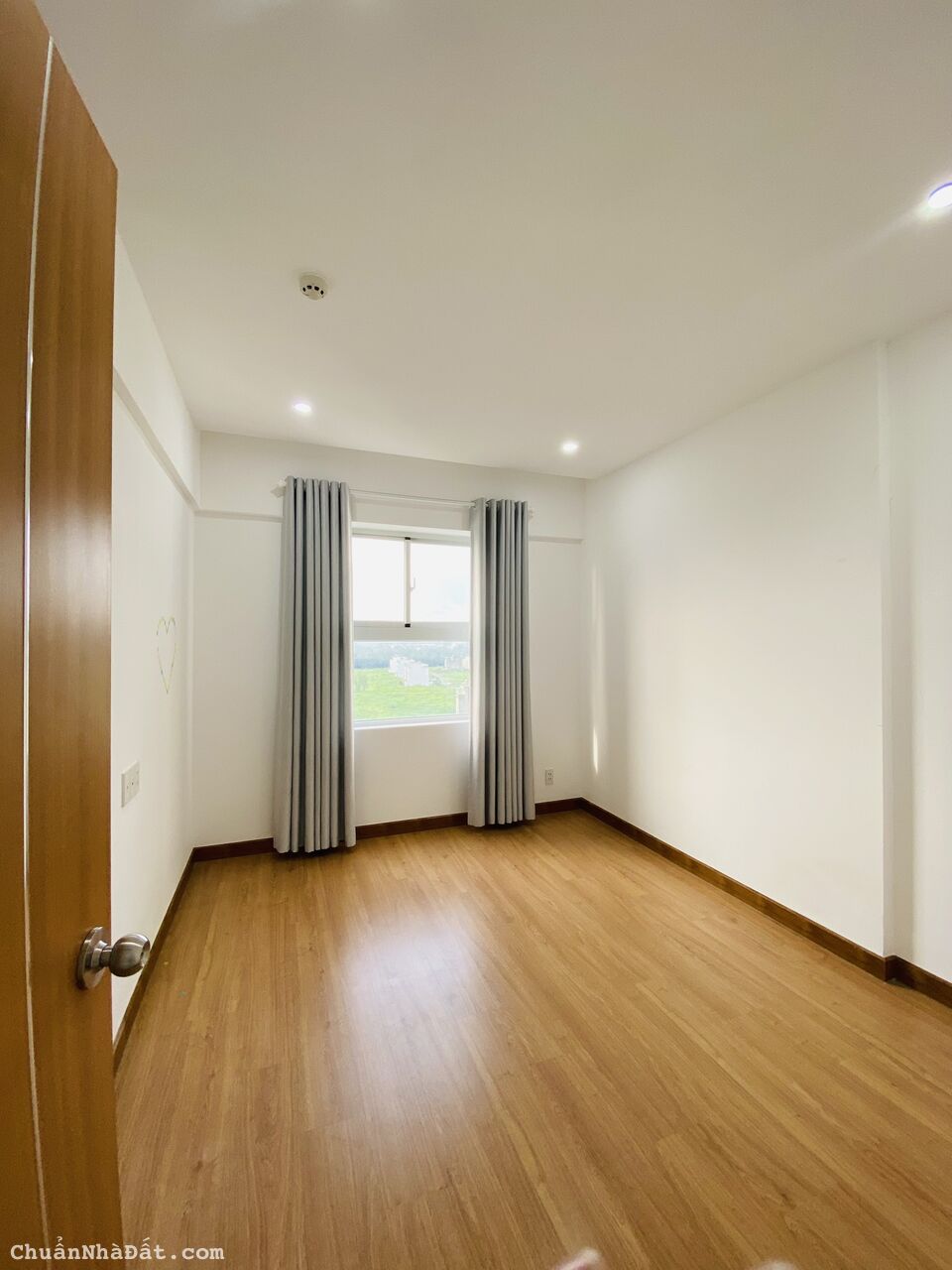 Cho thuê căn hộ conic riverside 1Pn chỉ có rèm cửa, 5,5 triệu/ tháng