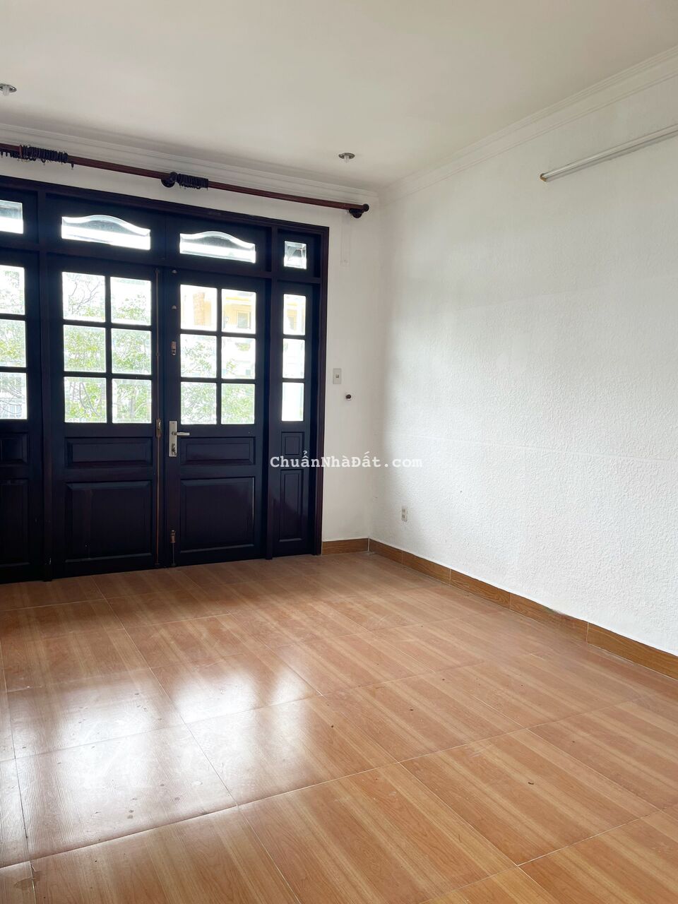 Cho thuê nhà ngay góc Conic 13B, dt120m2, nhà trống phù hợp để kinh doanh và ở - 20tr/ tháng Cho thuê nhà ngay góc Conic 13B, dt120m2, nhà trống phù hợp để kinh doanh và ở - 20tr/ tháng