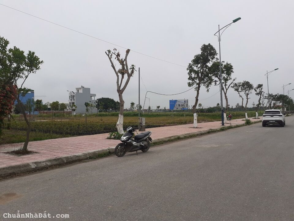 Cần chuyển nhượng gấp đất biệt thự mặt đường 21,5m khu mở rộng Cienco5 Mê Linh.