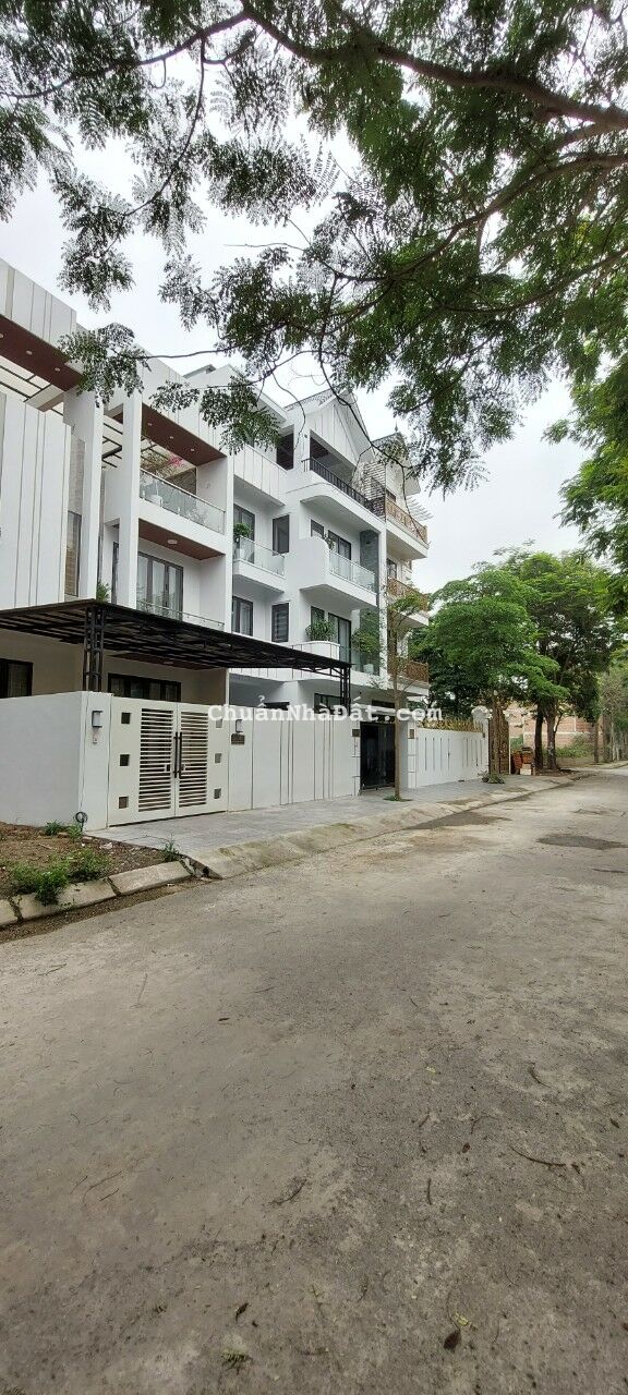 Bán biệt thự mới xây dựng mặt đường ven hồ khu ĐT hà Phong