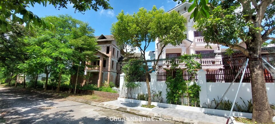 Bán gấp đất biệt thự mặt hồ tự nhiên khu ĐT Hà Phong - Sổ đỏ giá 31tr/m Bán gấp đất biệt thự mặt hồ tự nhiên khu ĐT Hà Phong - Sổ đỏ giá 31tr/m