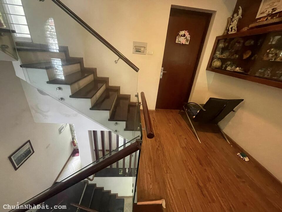 Giảm sốc 4 tỷ giải phóng cần bán biệt thự 5 tầng phân lô ô tô dừng đỗ thanh xuân