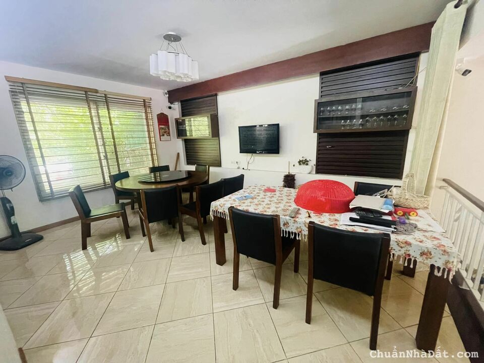 Giảm sốc 4 tỷ giải phóng cần bán biệt thự 5 tầng phân lô ô tô dừng đỗ thanh xuân