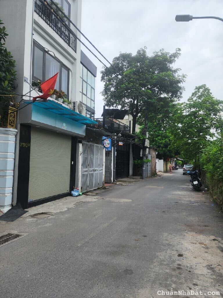 Bán 58M mặt phố nguyễn khoái trong đê tặng nhà lô góc hoàng mai