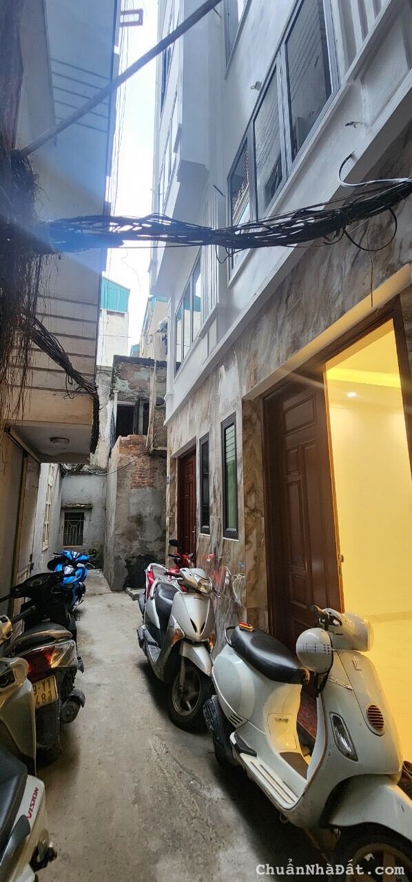 Bán nhà hoàng cầu 5 tầng mới đẹp ở ngay đống đa nhỉnh 4 tỷ Bán nhà hoàng cầu 5 tầng mới đẹp ở ngay đống đa nhỉnh 4 tỷ