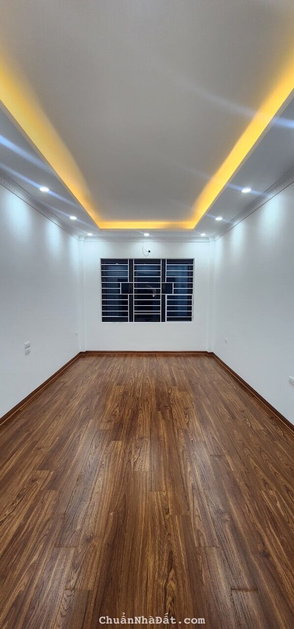 Bán nhà hoàng cầu 5 tầng mới đẹp ở ngay đống đa nhỉnh 4 tỷ Bán nhà hoàng cầu 5 tầng mới đẹp ở ngay đống đa nhỉnh 4 tỷ