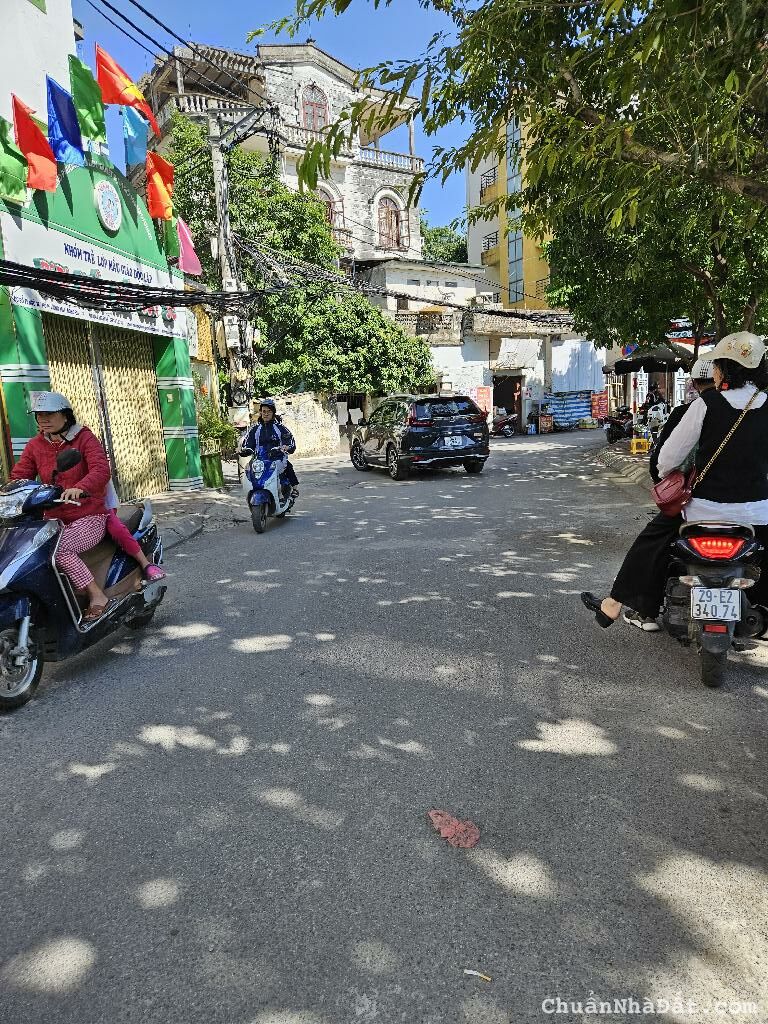 Bán tòa nhà lương định của 9 tầng thang máy ô tô kinh doanh view hồ đống đa Bán tòa nhà lương định của 9 tầng thang máy ô tô kinh doanh view hồ đống đa