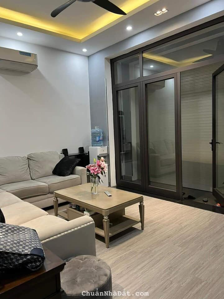 Bán nhà sài đồng 70M long lanh full nội thất ô tô long biên