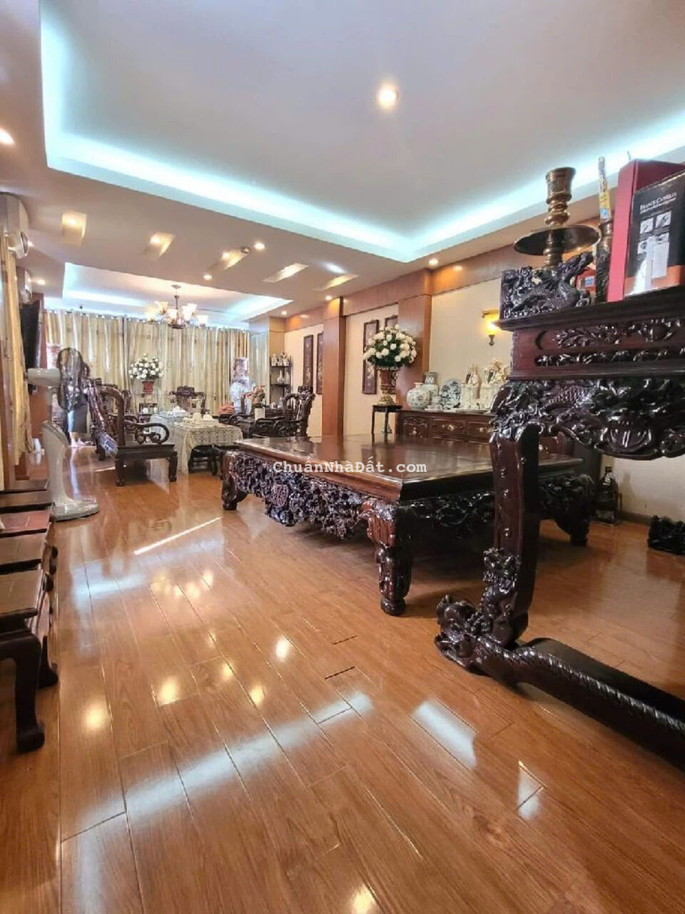 Bán nhà mặt phố thi sách 10 tầng thang máy long lanh ô tô dừng đỗ kinh doanh ngày đêm hai bà trưng