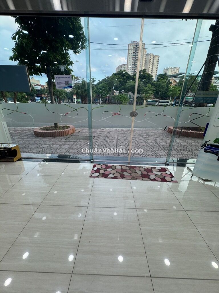 Bán 270M mặt phố cổ linh tặng nhà lô góc 3 mặt phố long biên