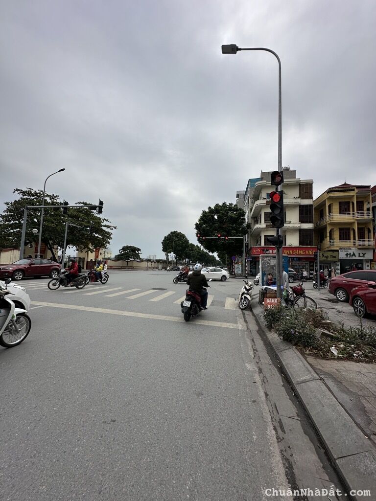 Bán nhà mặt phố hoàng văn thái 8 tầng thang máy long lanh thanh xuân