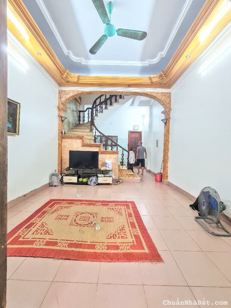 Bán nhà lĩnh nam 3 tầng phân lô ô tô tránh hoàng mai