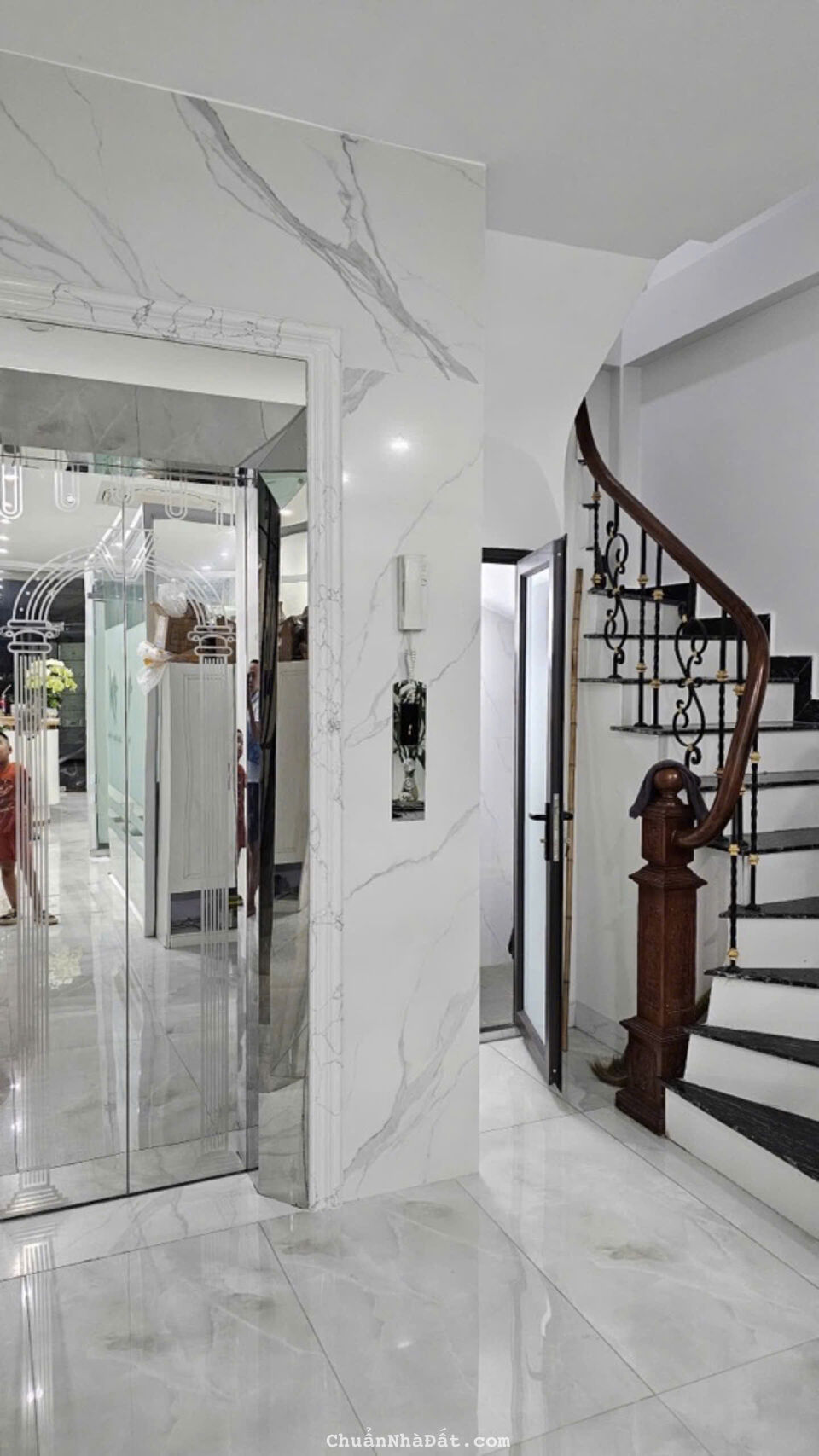 Bán nhà minh khai 6 tầng thang máy long lanh phân lô ô tô tránh kinh doanh hai bà trưng