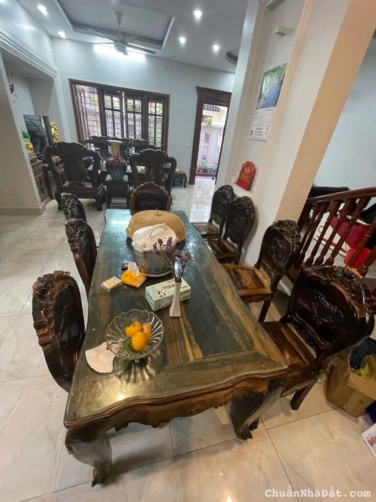 Bán siêu phẩm tam trinh 141M tặng nhà ngõ to như phố hoàng mai