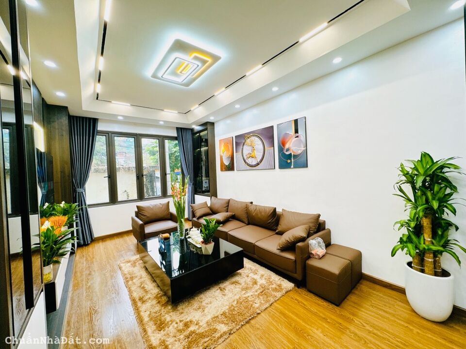 Bán nhà tam trinh 4 tầng long lanh phân lô ô tô dừng đỗ ngày đêm kinh doanh hoàng mai