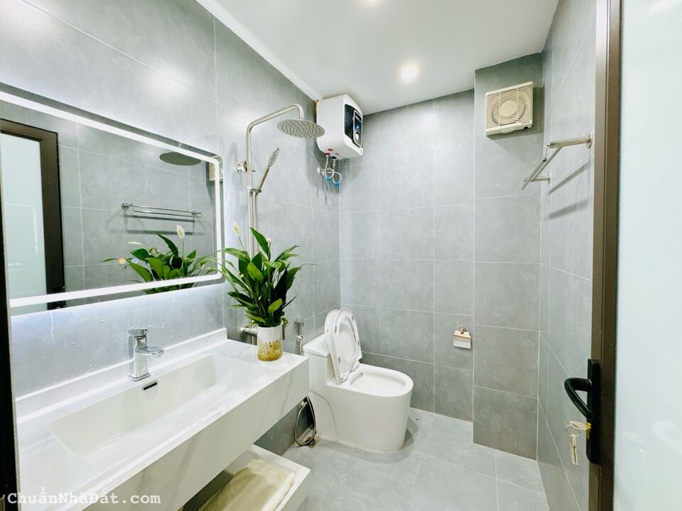 Bán nhà tam trinh 4 tầng long lanh phân lô ô tô dừng đỗ ngày đêm kinh doanh hoàng mai