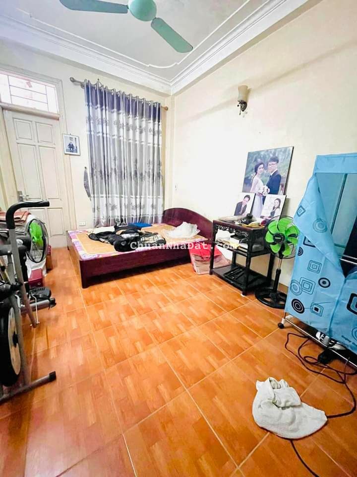 Bán 52M tam trinh tặng nhà ô tô kinh doanh hoàng mai