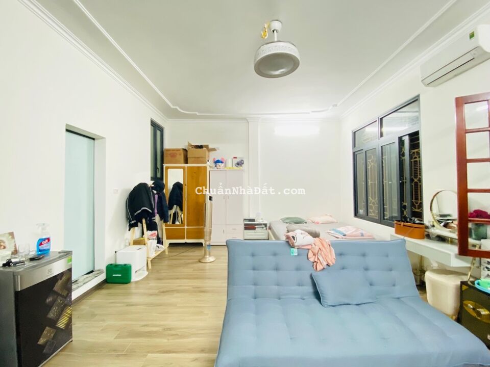 Bán 79M tam trinh tặng nhà đẹp ở ngay phân lô ô tô dừng đỗ kinh doanh hoàng mai