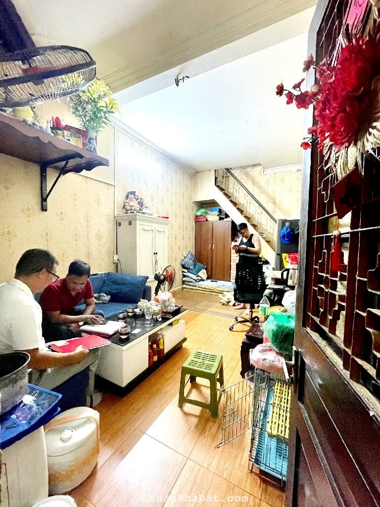 Bán 31M lò đúc siêu hiếm tặng nhà 30M ra phố hai bà trưng