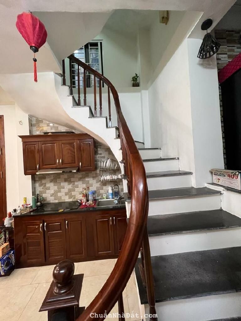 Nhỉnh 4 tỷ bán nhà lò đúc 5 tầng ô chờ thang máy hai bà trưng