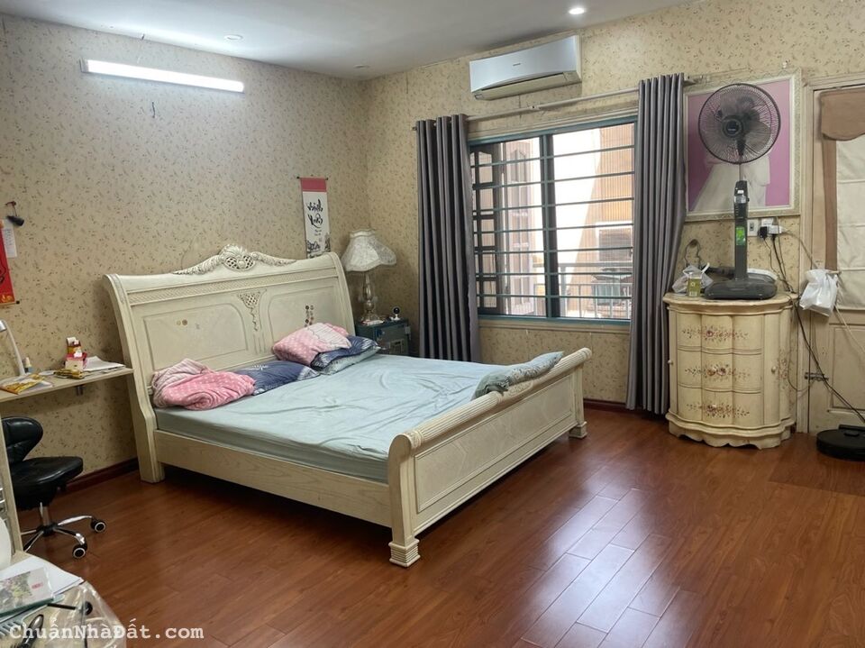 Bán nhà phố huế 3 tầng long lanh ở ngay hai bà trưng