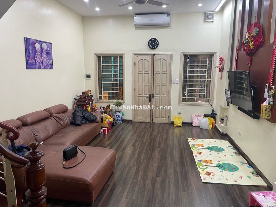 Bán nhà phố huế 3 tầng long lanh ở ngay hai bà trưng