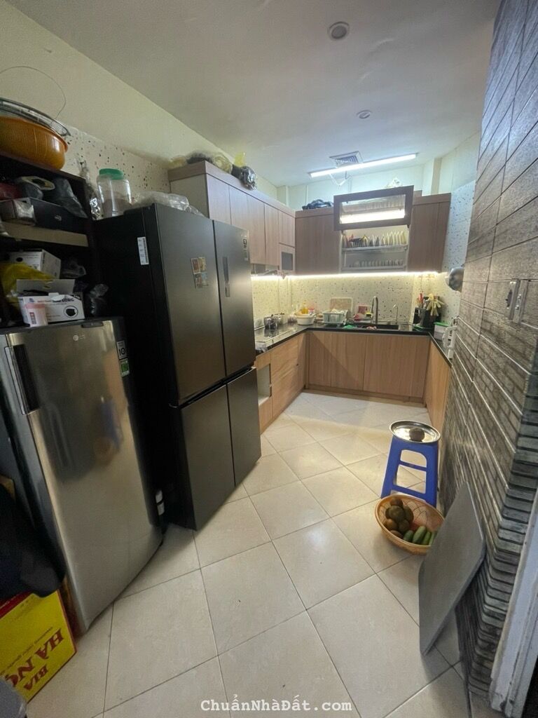 Bán nhà phố huế 3 tầng long lanh ở ngay hai bà trưng