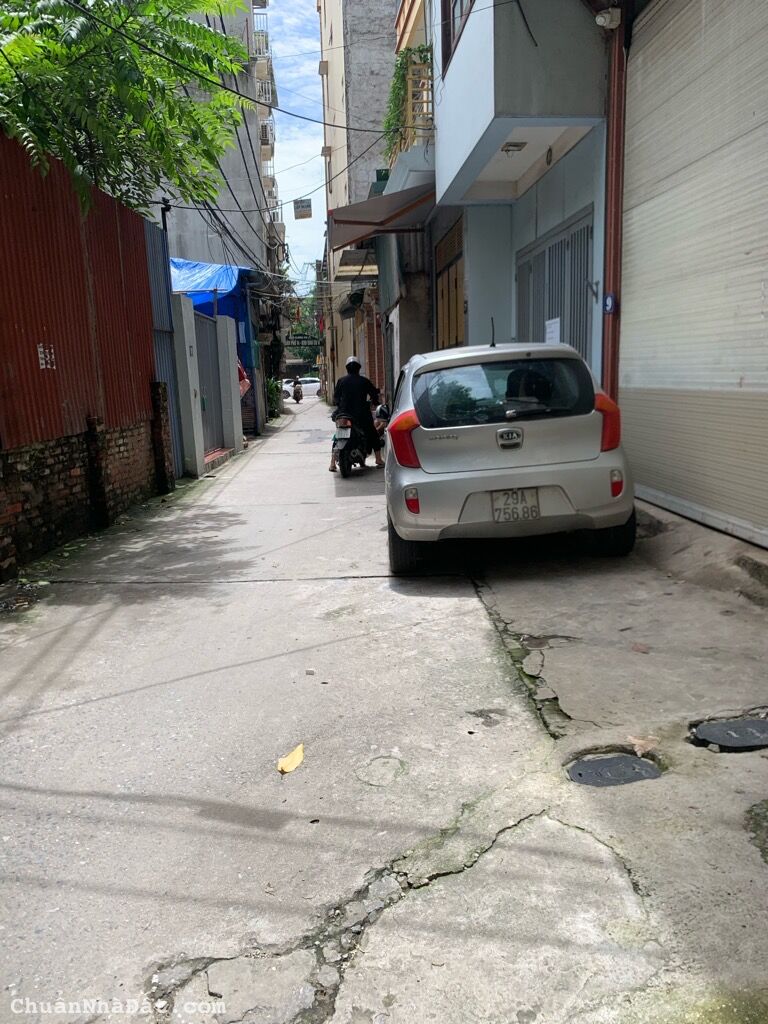 Bán 120M tam trinh tặng nhà ô tô kinh doanh hoàng mai