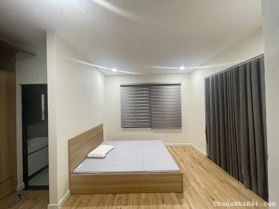 Bán nhà thạch bàn 3 tầng long lanh lô góc ô tô kinh doanh long biên Bán nhà thạch bàn 3 tầng long lanh lô góc ô tô kinh doanh long biên