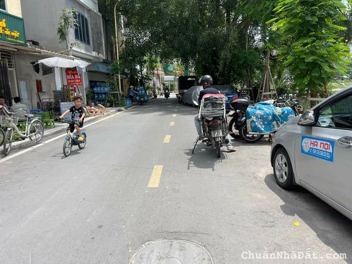Bán đất mặt hố linh quang 55M view hồ ô tô tránh dừng đỗ kinh doanh đống đa