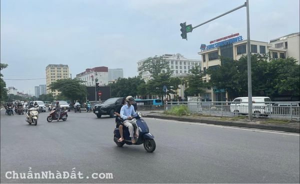 Bán đất mặt phố hồng hà 232M hoàn kiếm