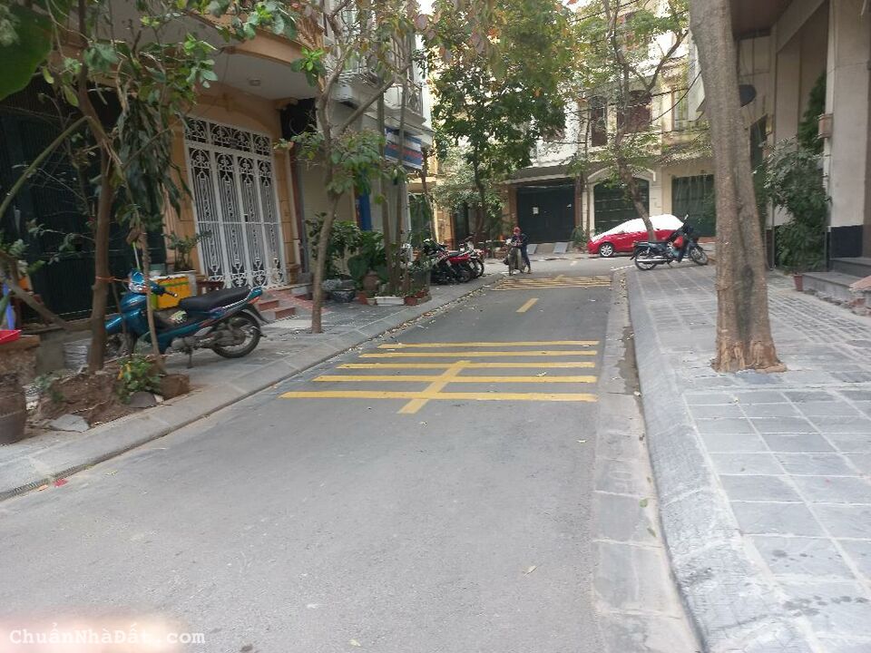 Bán đất đầm trấu 126M vỉa hè ô tô kinh doanh hai bà trưng