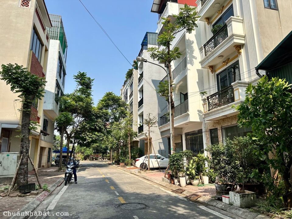 Bán đất thạch bàn 68M khu TĐC vỉa hè ô tô dừng đỗ view vườn hoa long biên Bán đất thạch bàn 68M khu TĐC vỉa hè ô tô dừng đỗ view vườn hoa long biên