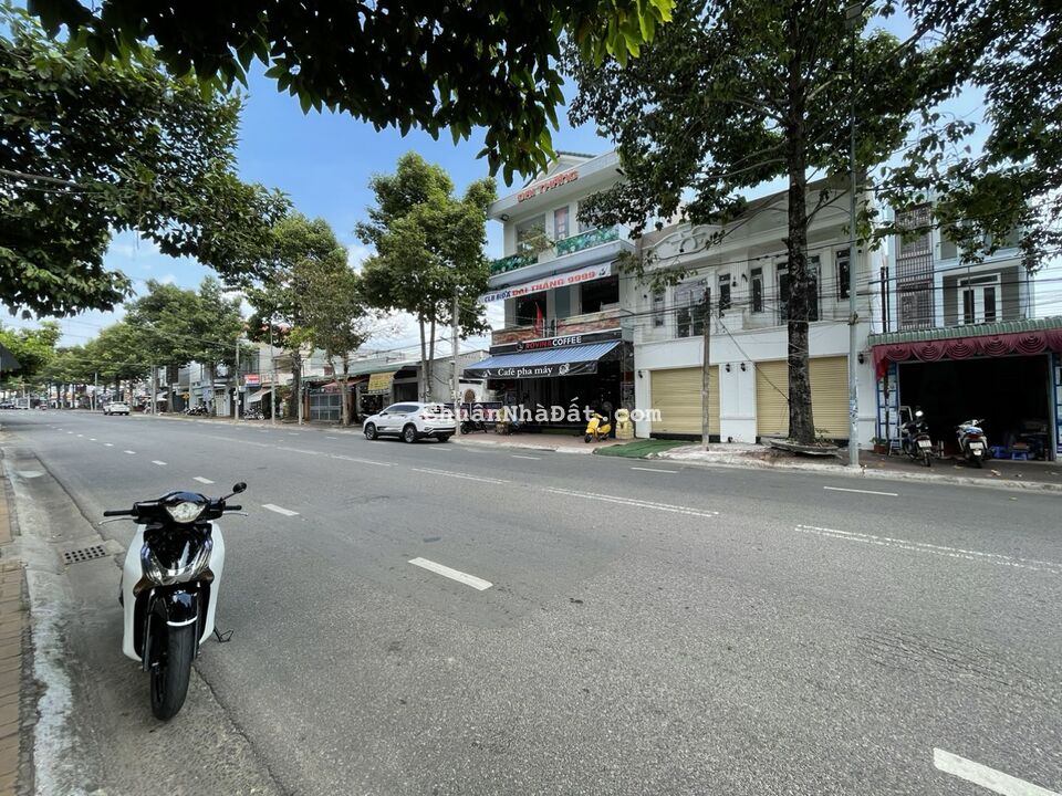 ⛔Nhà 1 lầu Nguyễn Văn Cừ - LONG TOÀN - BÀ RỊA - DT: 7.8 x 27.5m - Giá: 7.3Tỷ (TL) ⛔Nhà 1 lầu Nguyễn Văn Cừ - LONG TOÀN - BÀ RỊA - DT: 7.8 x 27.5m - Giá: 7.3Tỷ (TL)