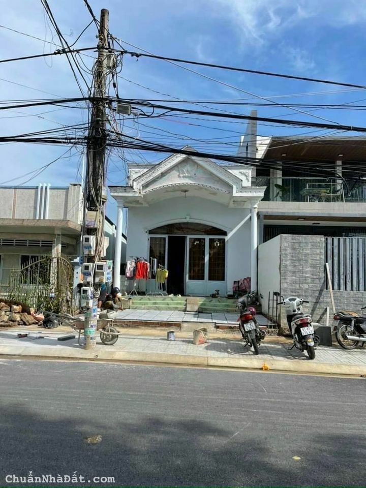 ⛔ Nhà MT ở + kinh doanh- DT: 5.7 x 27m, Đường THÁI VĂN LUNG - TP. Bà Rịa - Giá: 4 TỶ