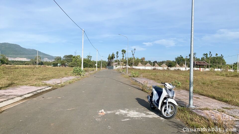 Rẻ nhất khu vực -Lô khu Thành Đô, 7x18m, 70TC, Sát LA6- Hòa Long- Bà Rịa. Rẻ nhất khu vực -Lô khu Thành Đô, 7x18m, 70TC, Sát LA6- Hòa Long- Bà Rịa.