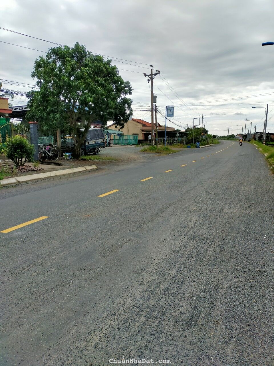 11-0922- 🎍🎍 ĐẤT THỔ - TT TÂN TRỤ - MT ĐƯỜNG 833 - 10*37 - 3 TỶ 999