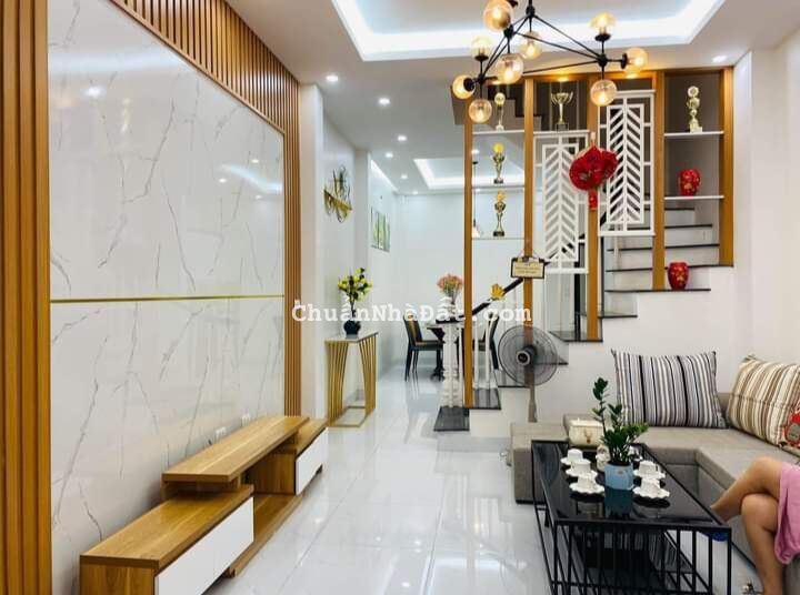 Bán Nhà. Hoàng Mai, 40m2 4T nhỉnh 4ty 15m ô tô tránh tặng full nội thất siêu xịn