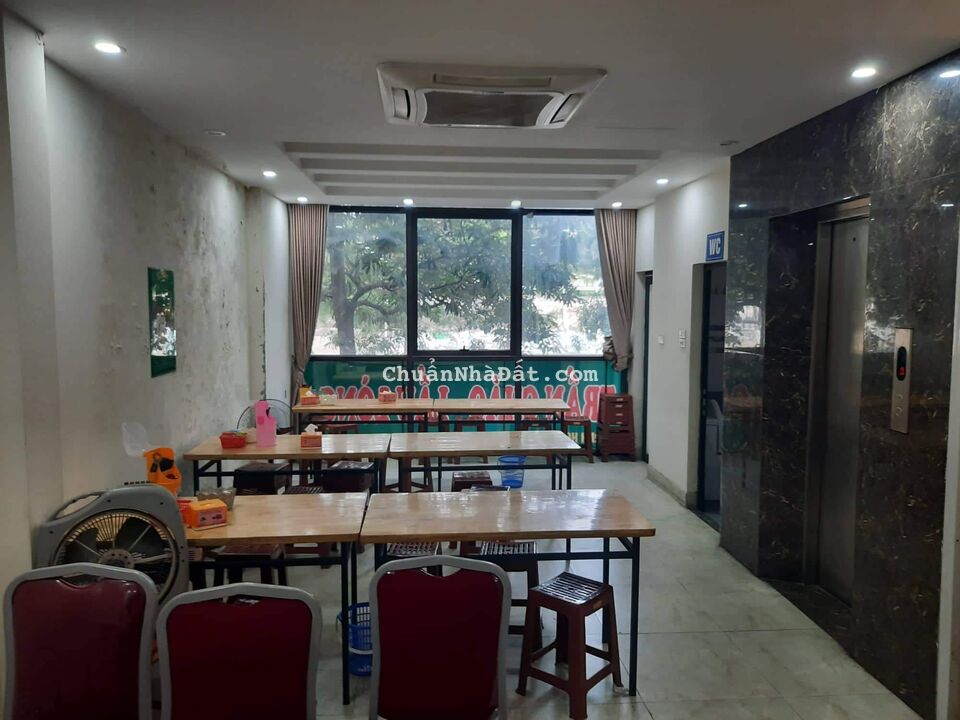 Bán nhà mặt phố Nguyễn Đình Hoàn #Quận Cầu GIấy DT 62m2 x 6 tầng mt 5.5m nhỉnh 18tỷ.