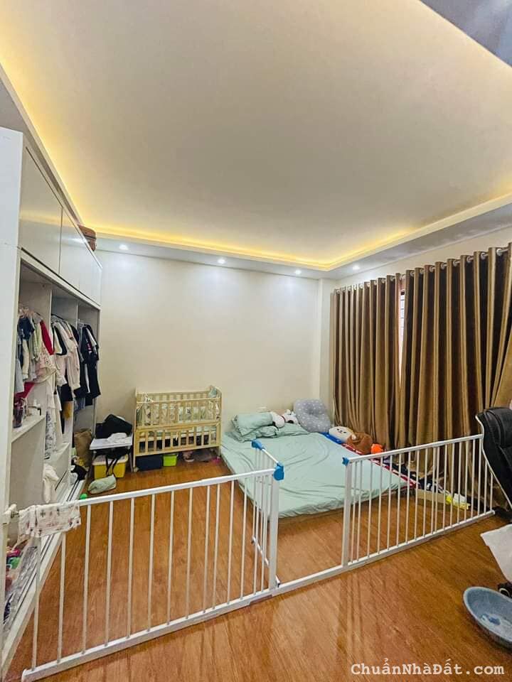 Bán nhà đẹp đường Cầu Giấy #Quận Câu Giấy DT 30m2 x 5tầng mt 4m giá 4 tỷ.