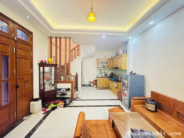 Bán nhà đẹp đường Cầu Giấy #Quận Câu Giấy DT 30m2 x 5tầng mt 4m giá 4 tỷ.